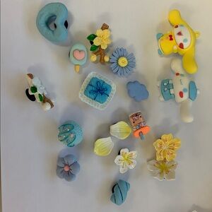 Crocs Shoe Charm Bundle in excellent condition